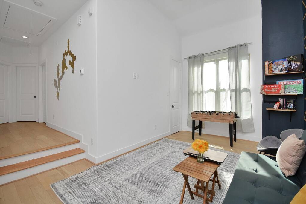 Blissful Getaway Home With Hot Tub & Backyard Near Downtown Houston Zewnętrze zdjęcie
