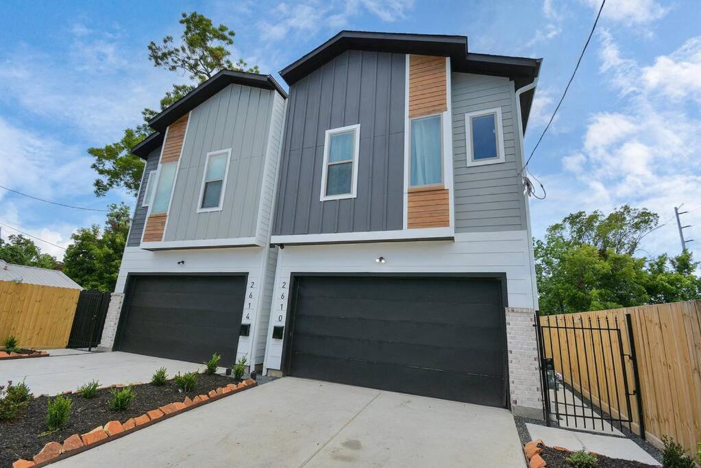 Blissful Getaway Home With Hot Tub & Backyard Near Downtown Houston Zewnętrze zdjęcie