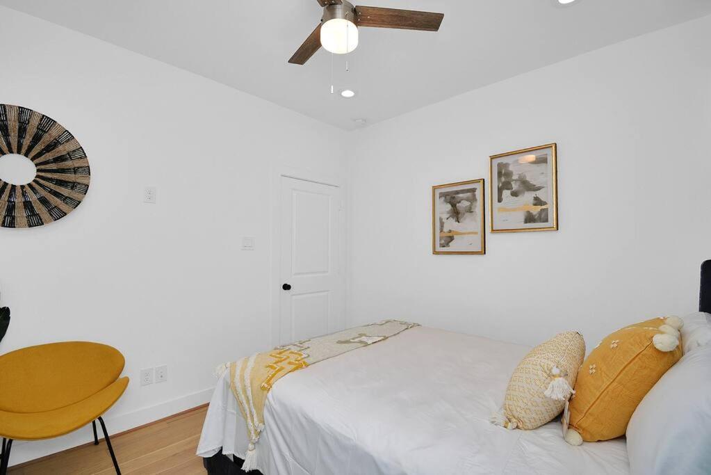 Blissful Getaway Home With Hot Tub & Backyard Near Downtown Houston Zewnętrze zdjęcie