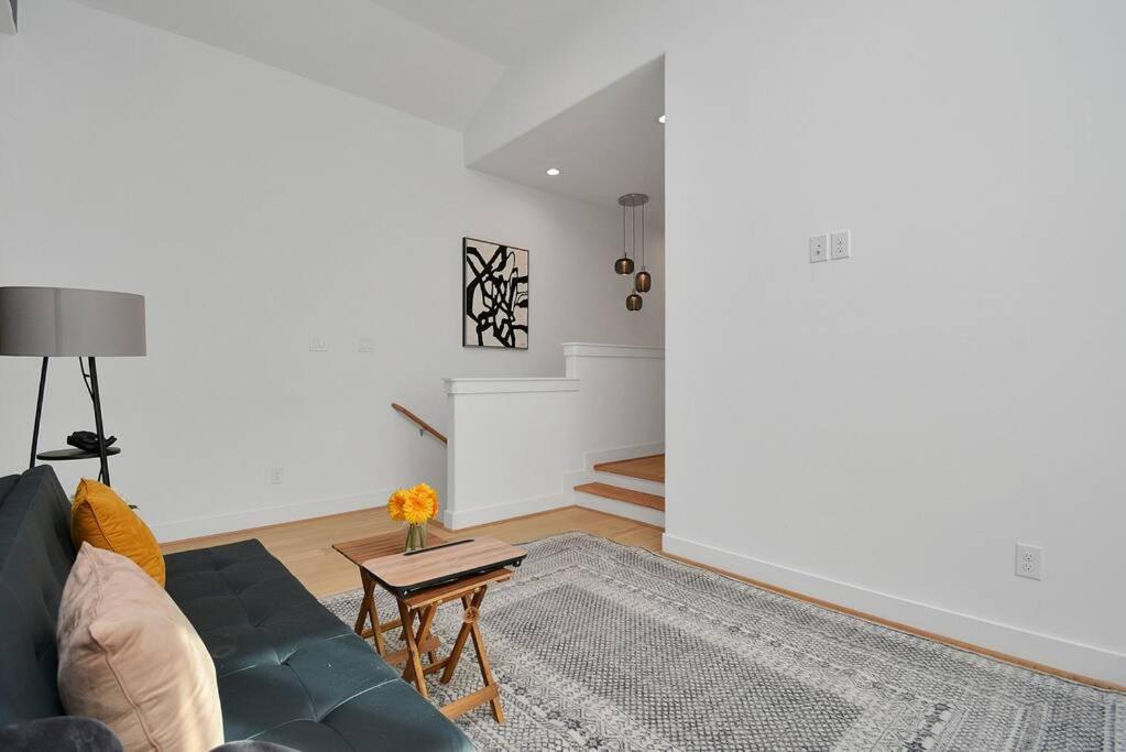 Blissful Getaway Home With Hot Tub & Backyard Near Downtown Houston Zewnętrze zdjęcie